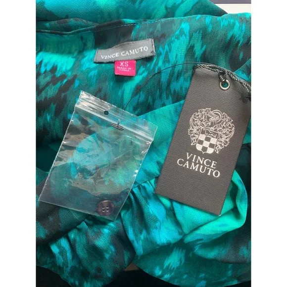 VINCE CAMUTO Boho Blouse Blue Print Dolman Sleeves NWT Size XS New with Tags - Picture 9 of 10